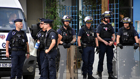 Протест француске полиције: Не тражимо некажњивост, већ поштовање