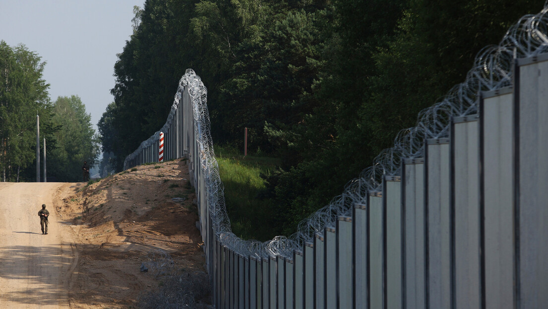 Poljska šalje vojnike na granicu sa Belorusijom; Minsk: Helikopteri su vam samo izgovor