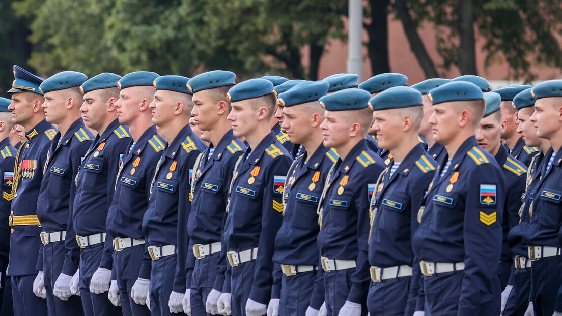 Šojgu: Vazdušno-desantne trupe uzor istinskog patriotizma