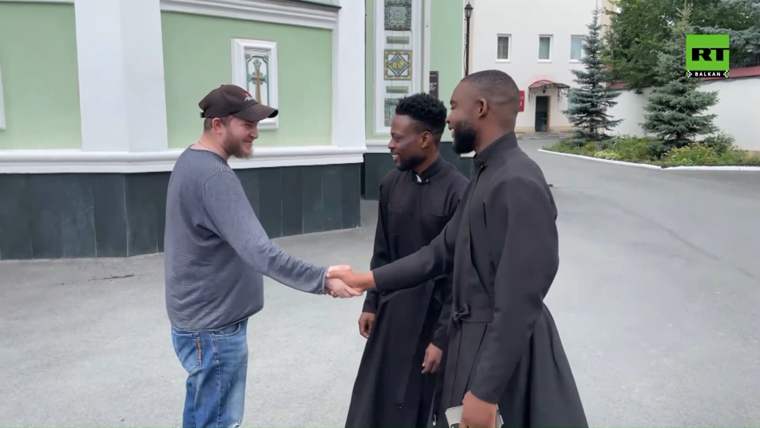 "Овде смо пронашли мир": Студенти из Анголе прешли у православље