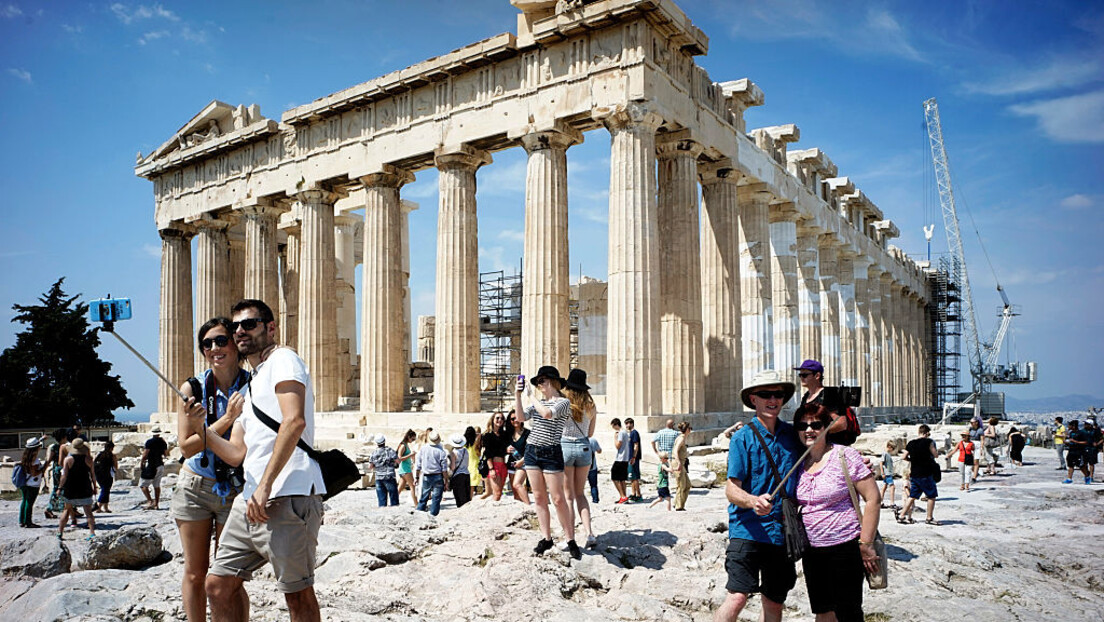 Грчка ограничава број посетилаца на Акропољу: Дозвољени број ће се мењати из сата у сат