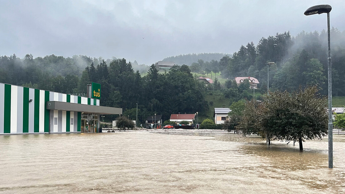 Poplave ostavile pustoš u Sloveniji: Smrtni slučajevi, oštećeni putevi i kuće, vojska u akciji