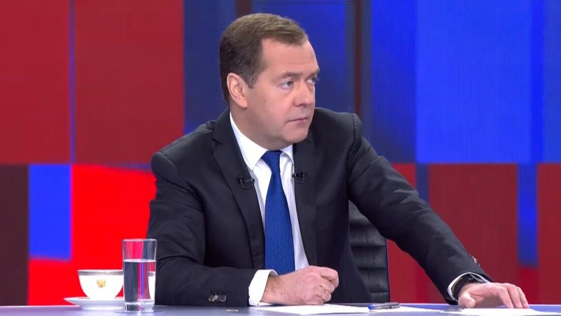 Медведев: САД и њихови вазали покушавају да збришу Русију са лица земље, али победа ће бити наша