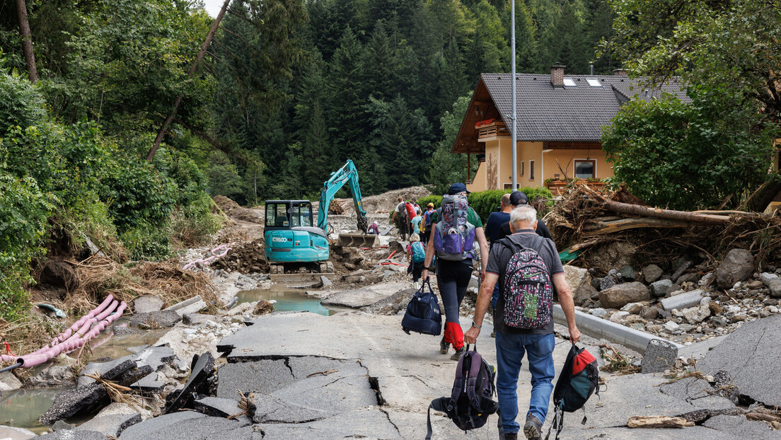 Словенци добијају слободан дан да помогну у санацији штете од поплава, послодавци се буне