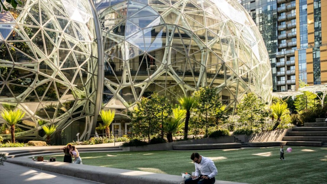 Amazon počeo da kažnjava zaposlene koji previše rade od kuće