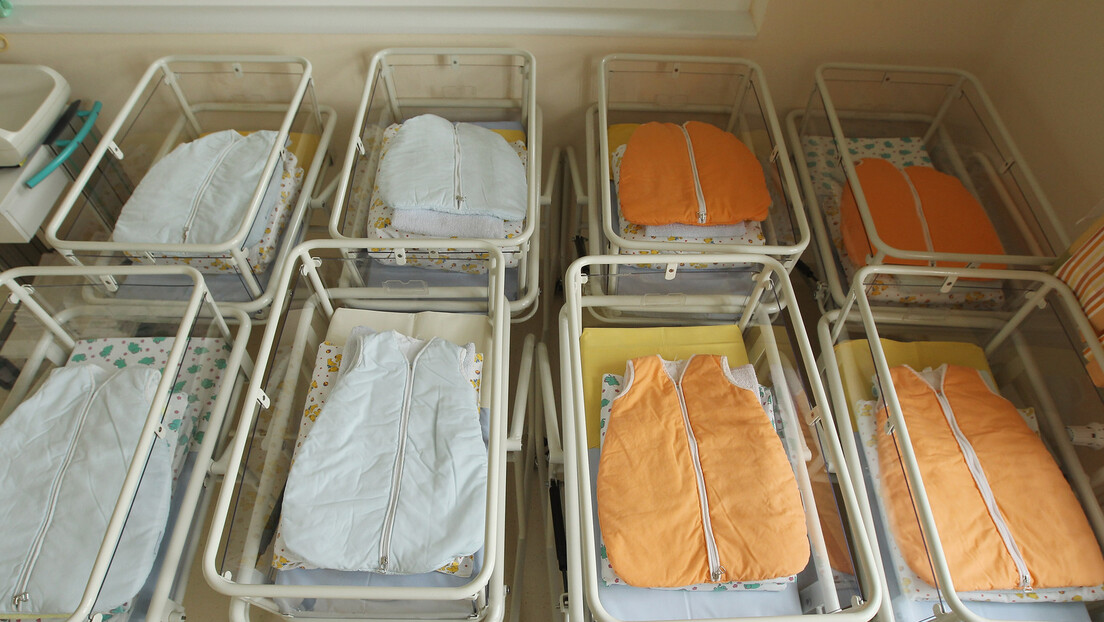 Трговали бебама и генетским материјалом у Грчкој: Крали новорођенчад за просечно 120.000 евра