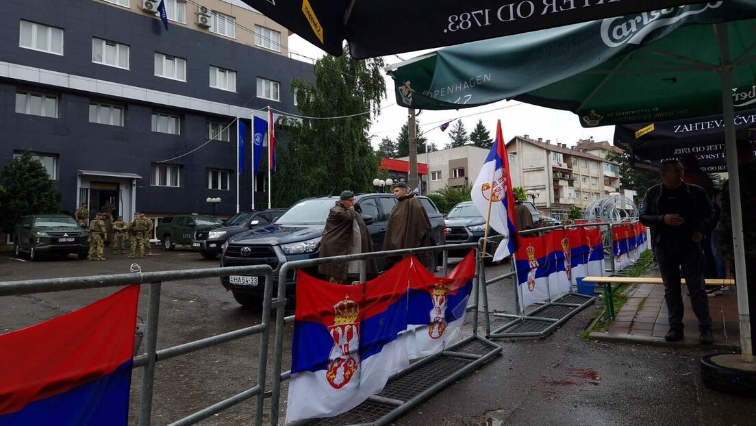 Građani Leposavića nastavljaju protest zbog zamenika ministra Radomirovića