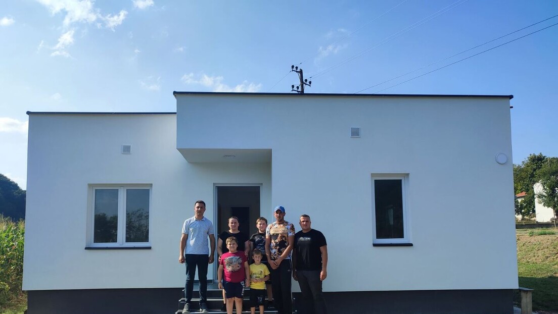 Десеточлана породица из Косовске Каменице добила нову кућу