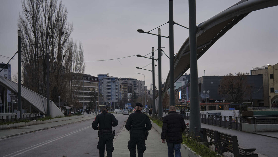 Srpska lista: Prištinski policajci upali u zgradu u kojoj su prostorije Kancelarije za KiM