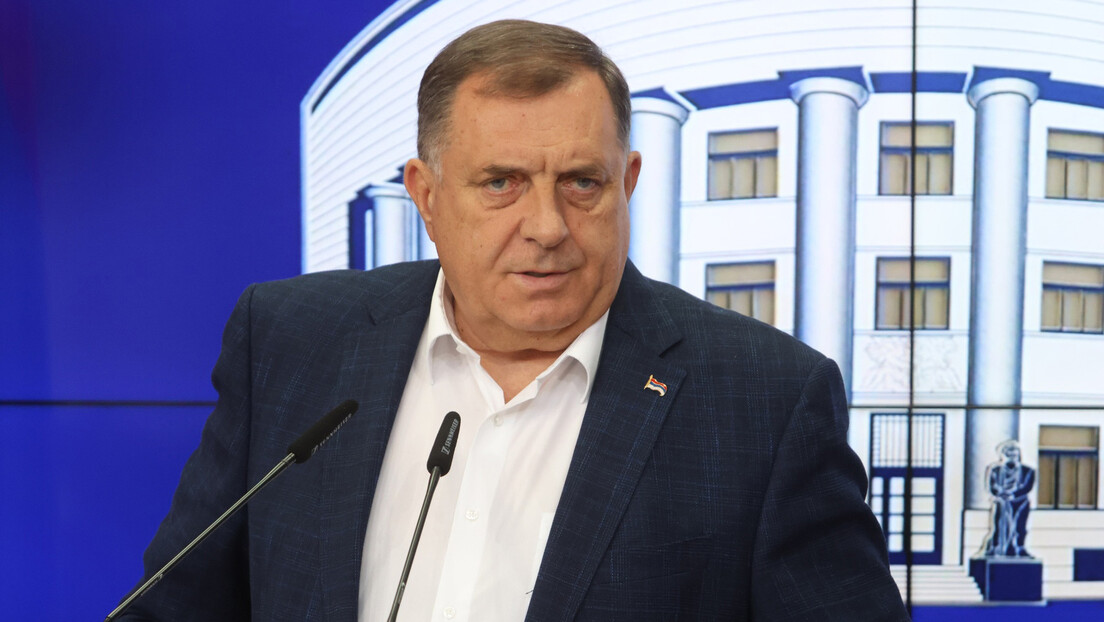 Dodik: Ostaću neposlušan sve dok Šmit ne ode