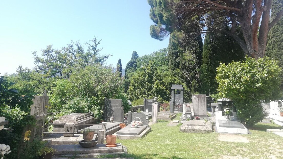 Срби им и мртви сметају: У Федерацији БиХ оскрнављено око 1.000 православних гробља