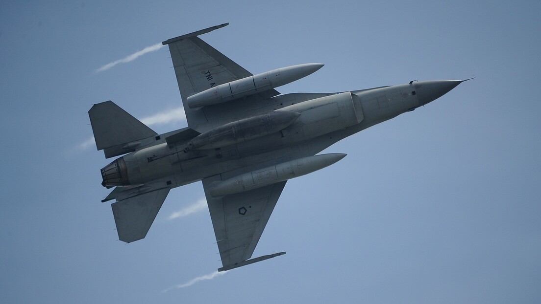Данска: Распоредићемо Ф-16 у Украјини када се испуне (немогући) услови