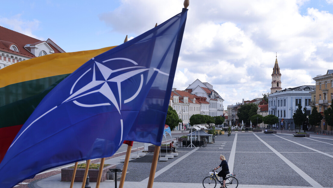 Руси хаковали НАТО самит?