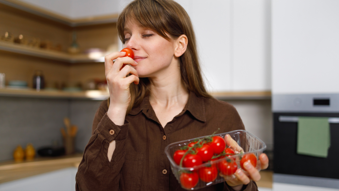 Мирисање хране нас неће сачувати од тровања микробима