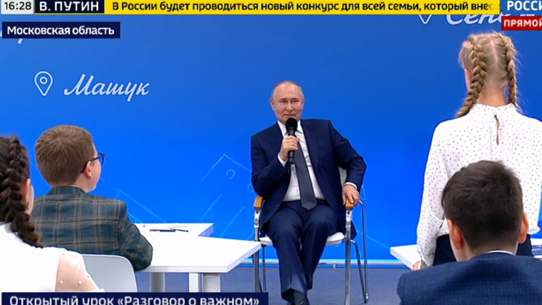 Путин честитао почетак нове школске године: Још један корак напред за вас (ВИДЕО)