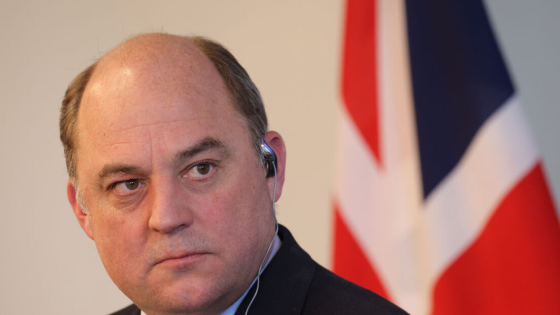 "Tajms": Amerikanci smenili britanskog ministra odbrane?