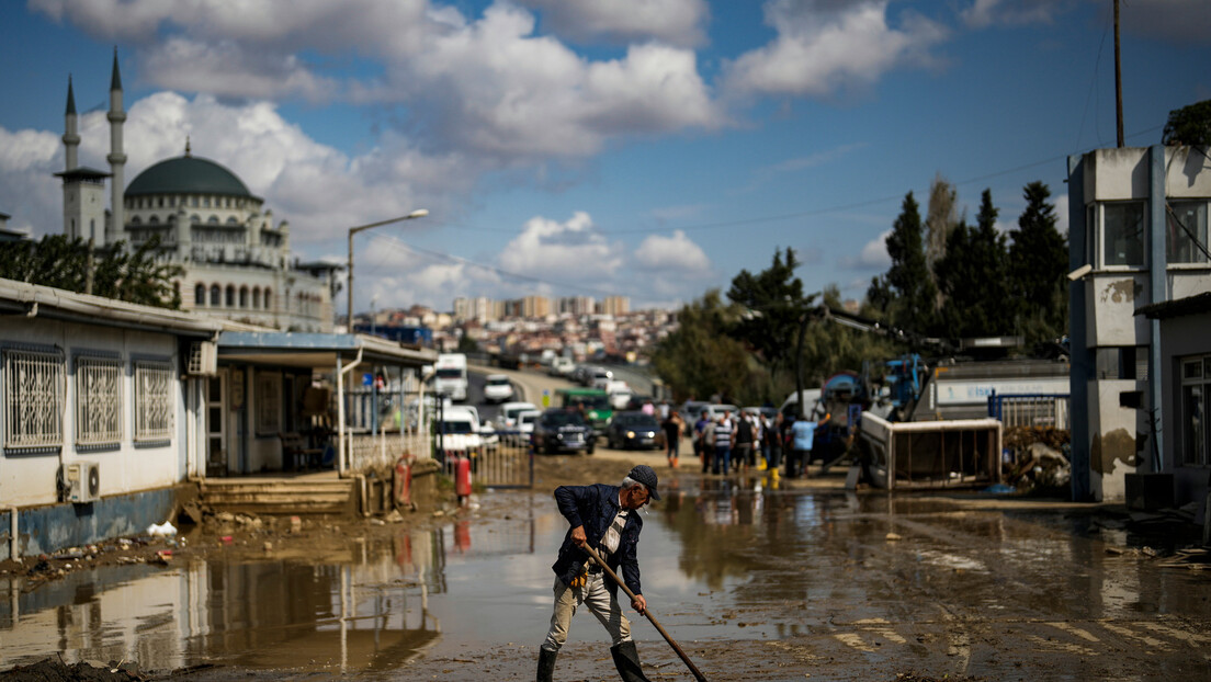 Јаке поплаве и у Турској: Погинуло најмање седам особа