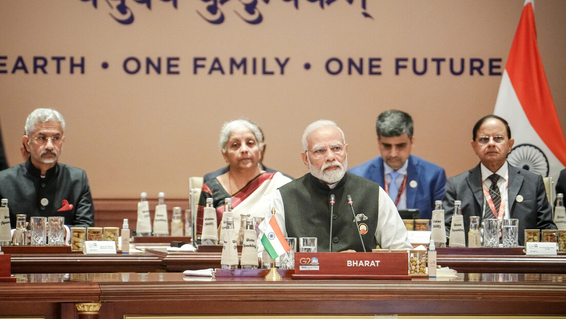 Ни трага од Индије: На Г20 испред Модија назив државе Барат