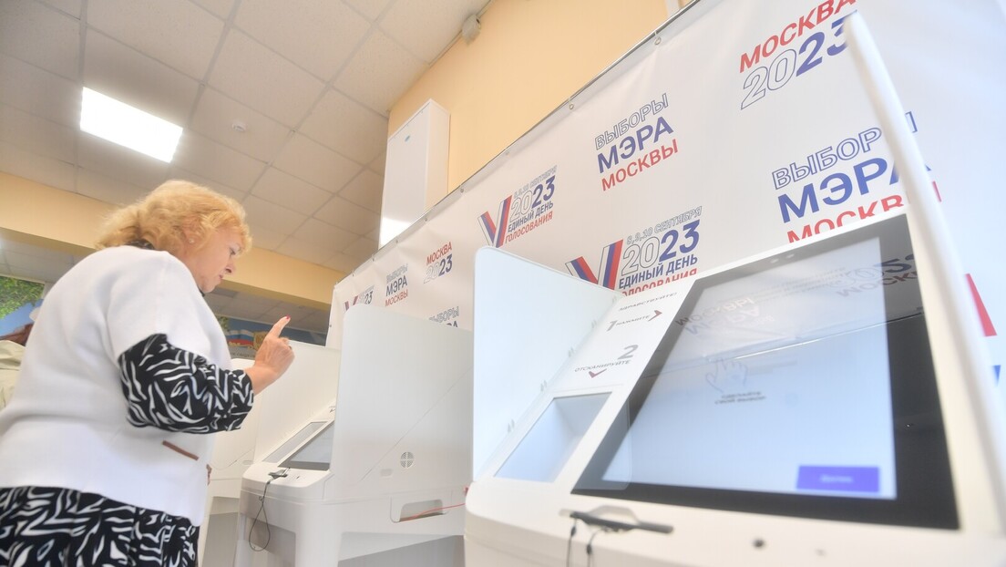 Запад организовао више од 170.000 сајбер напада током избора у Русији