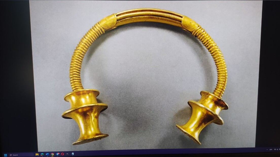 Радник у Шпанији пронашао две златне огрлице старе преко две хиљаде година