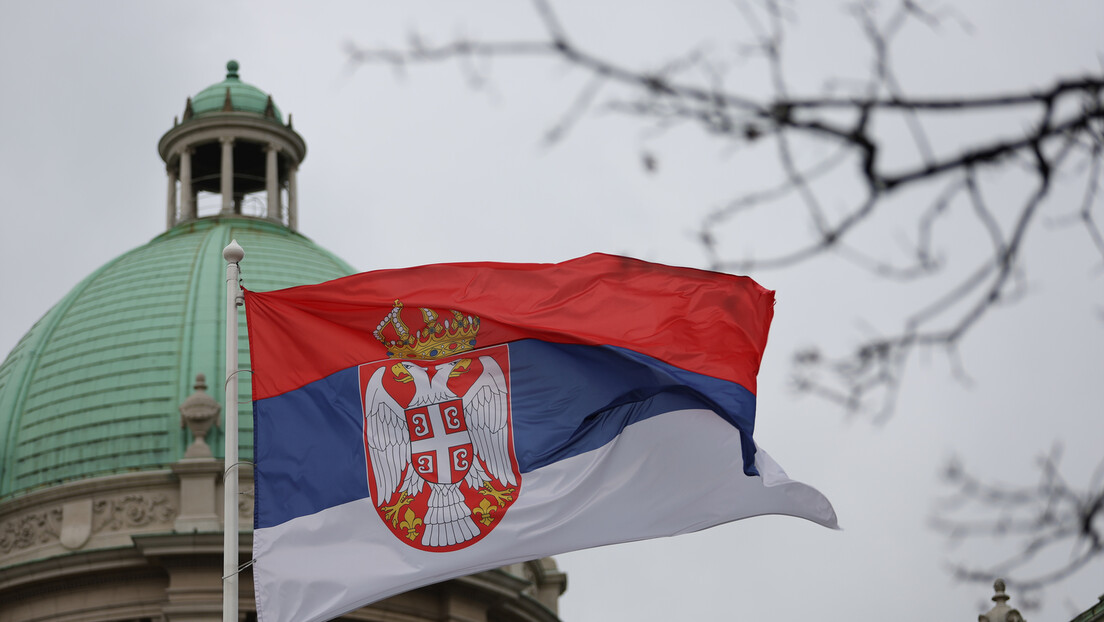 Zastava Srbije: Dovitljivost kneza Miloša i povratak orla