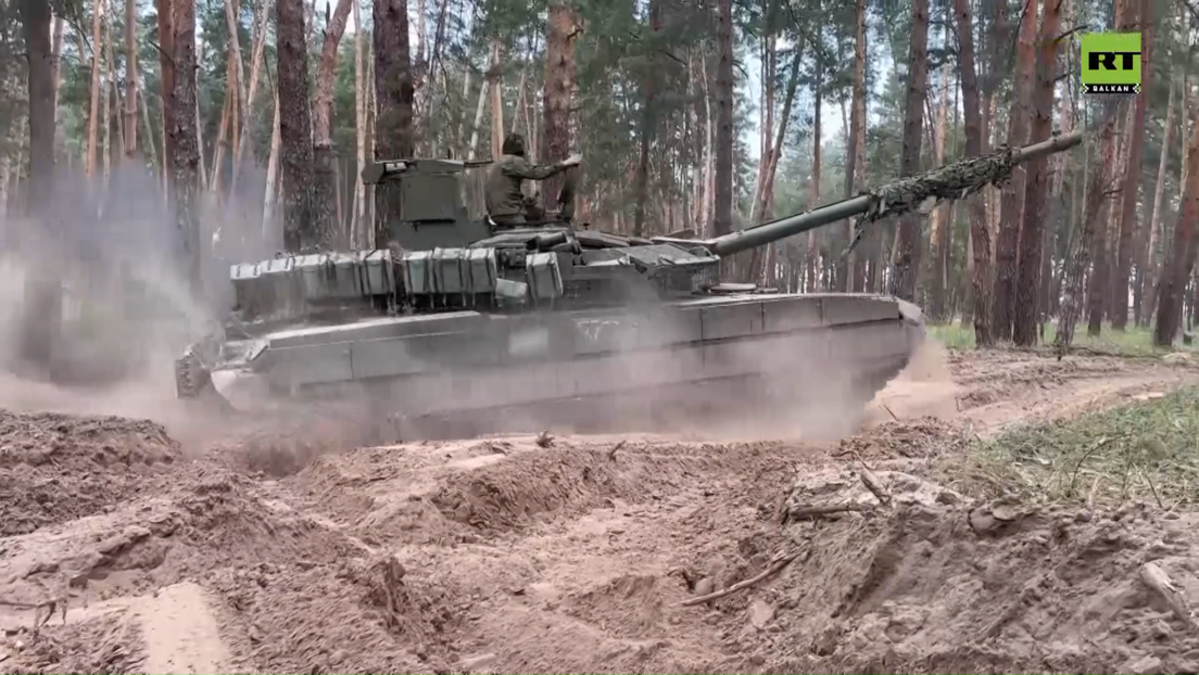 Руска оклопна звер Т-90М "Пробој" уништава непријатељско упориште на Краснолиманском правцу