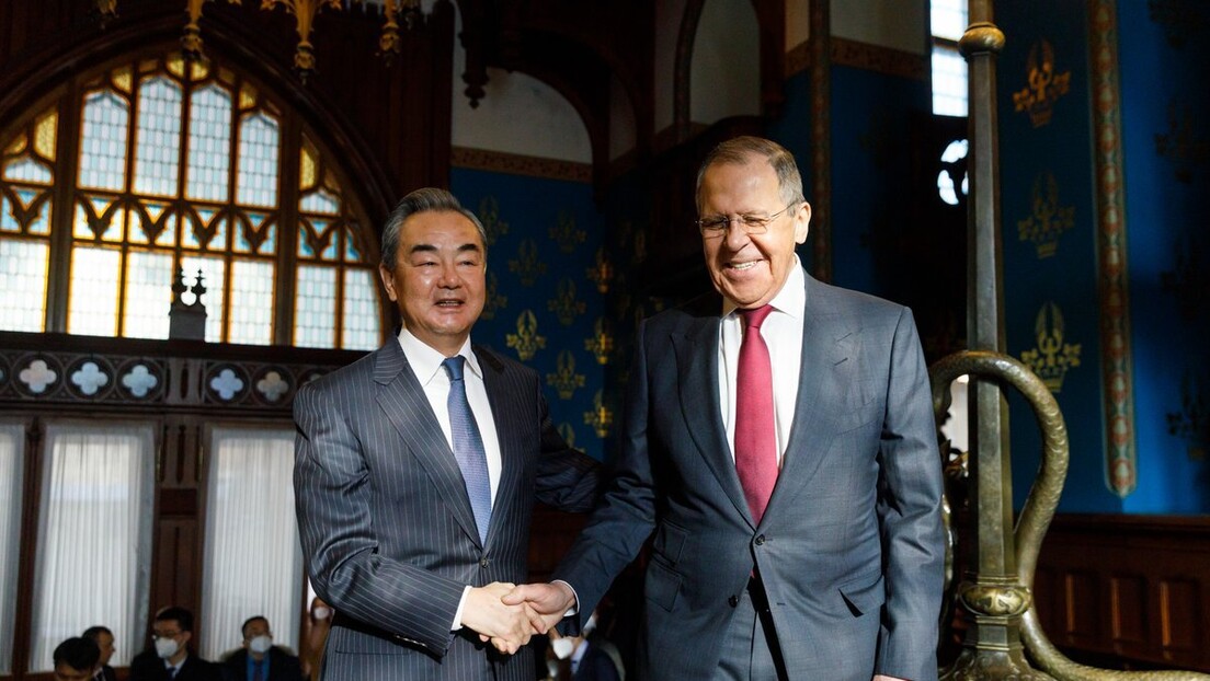 Šef kineske diplomatije danas stiže u Moskvu; Peking: Bitni razgovori o bezbednosti