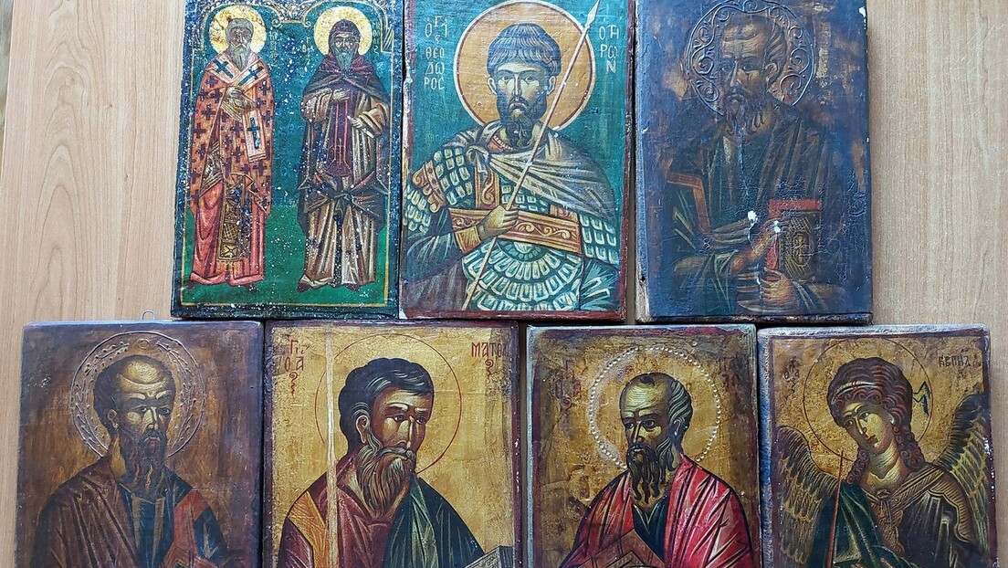 Na Gradini zaplenjeno sedam vrednih ikona: Šverceri ih sakrili u lični prtljag