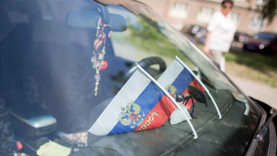 Pariz neće slediti primer drugih zemalja EU: Bez zabrane ulaska ruskih automobila