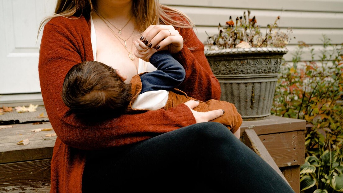 Веза између плача и млека:Откривен механизам у мозгу који на плач бебе покреће лучење мајчиног млека