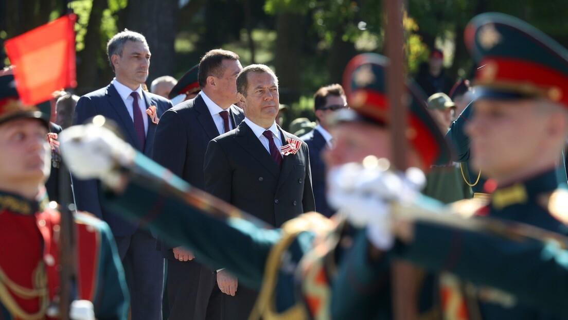Medvedev: Rusija spremna za sukob sa NATO