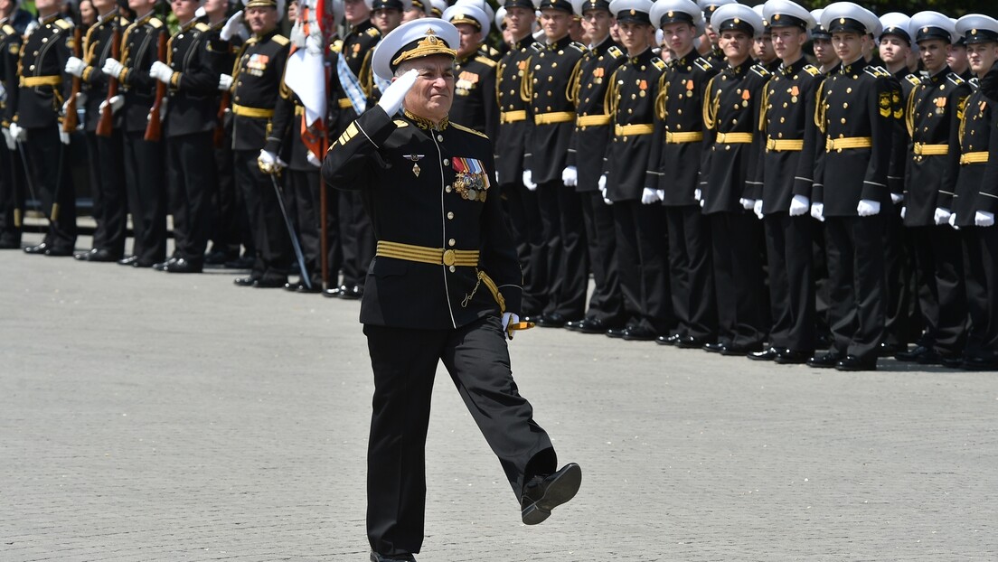 "Убијени" командант Црноморске флоте: Самоуверено и успешно извршавамо своје задатке (ВИДЕО)