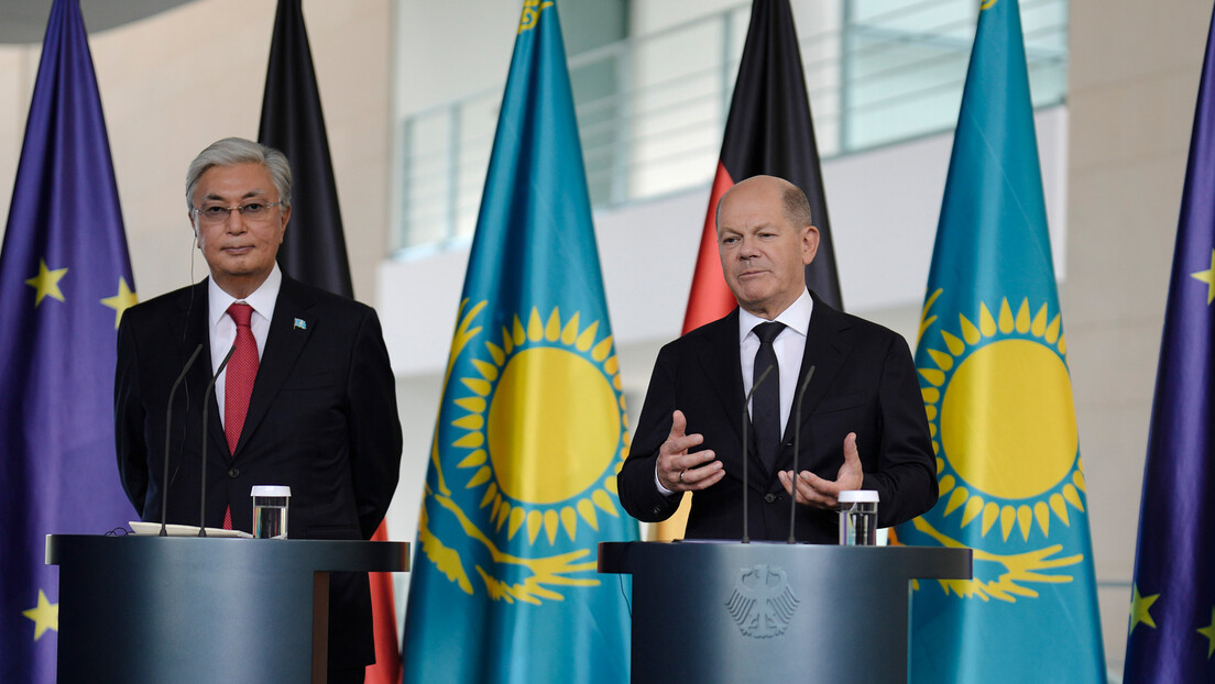 Лидер Казахстана: Нећемо кршити западне санкције, али ни угрожавати односе с Москвом