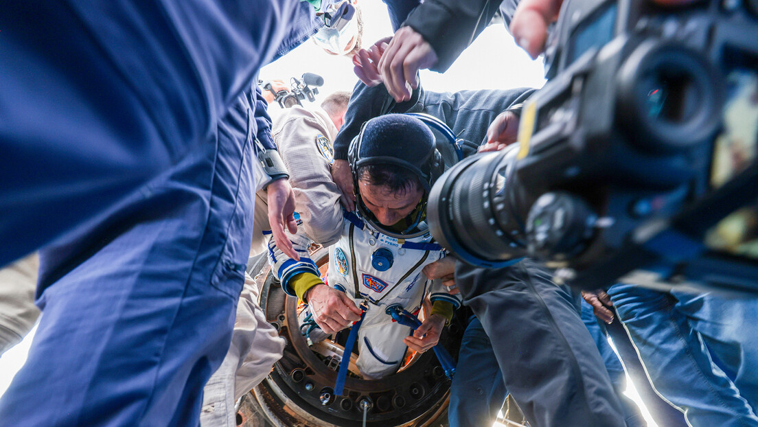Kosmonautski trojac posle više od godinu dana napokon za Zemlji
