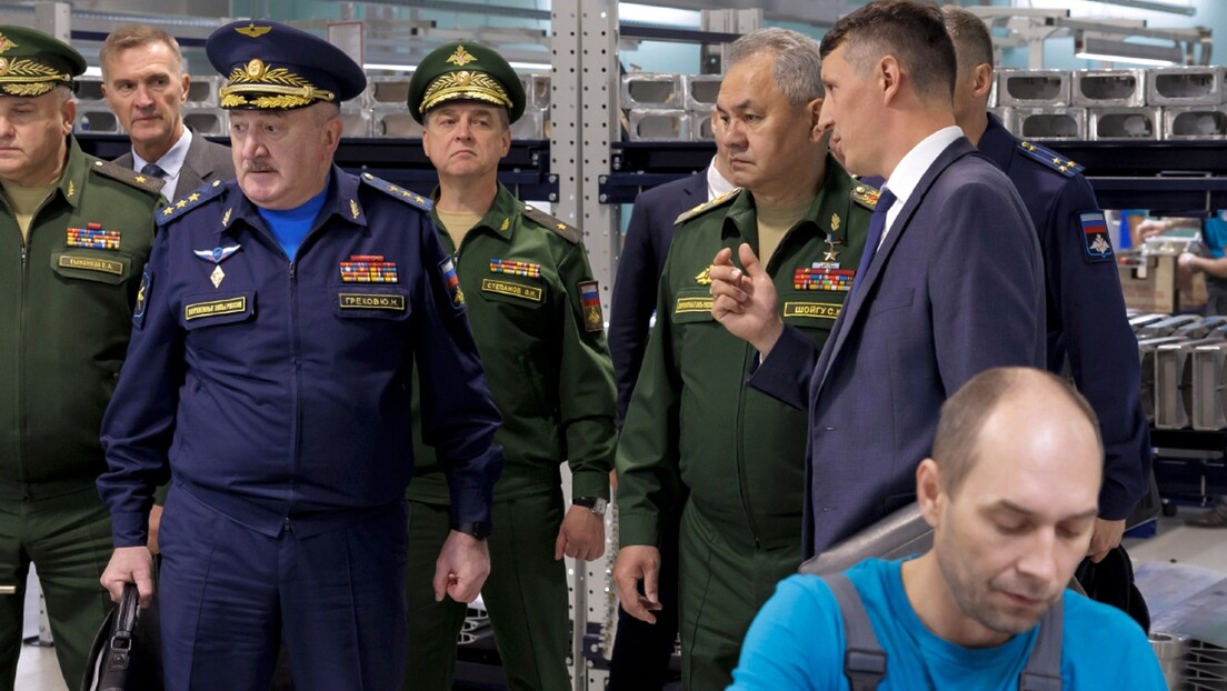 Šojgu se sastao sa ministrima odbrane ZND: Pokazao im novo rusko oružje