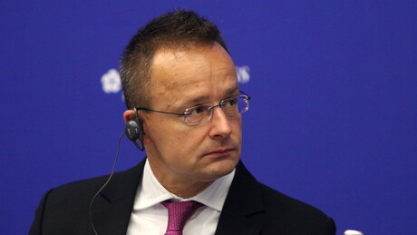 Сијарто: Питање КиМ не треба да буде услов европских интеграција Србије