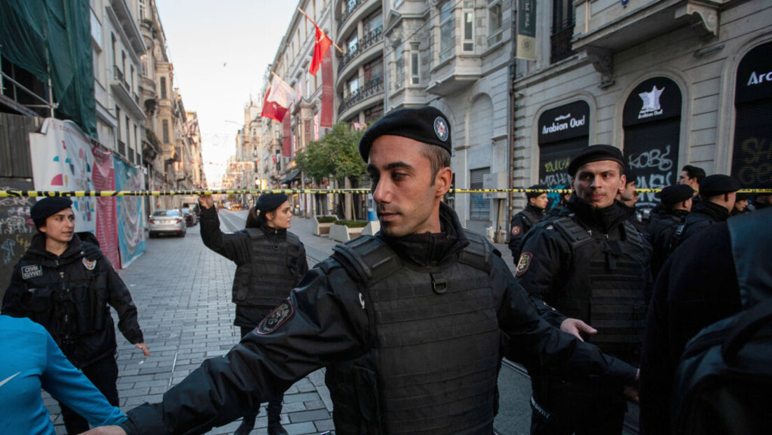 Терористички напад у Анкари: Двојица полицајаца рањена, бомбаши неутралисани (ВИДЕО)