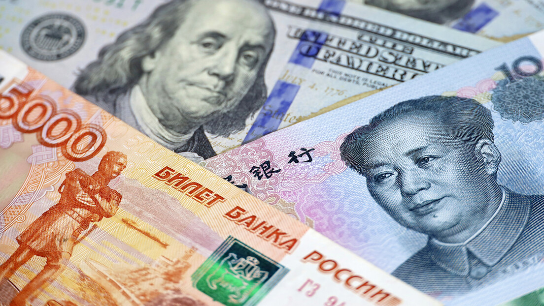 Јача трговина Русије и Кине у националним валутама: Привлачност долара слаби