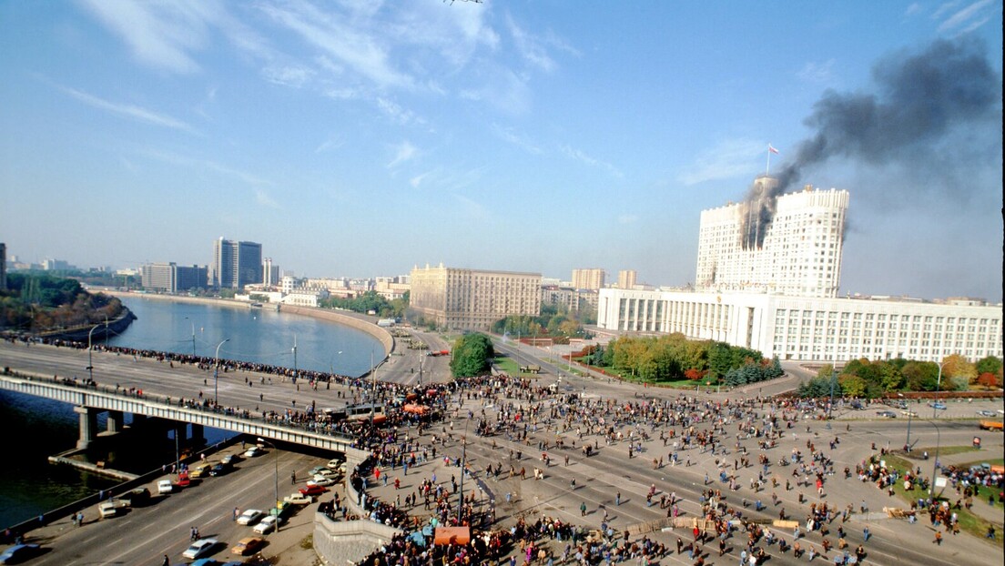 Дан када је Јељцин послао тенкове на зграду парламента у Москви