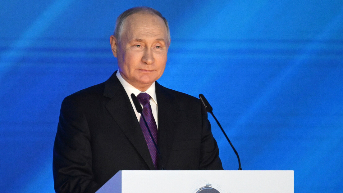 Путин: Свет се ослобађа диктатуре, Русија има много пријатеља у Европи (ВИДЕО)