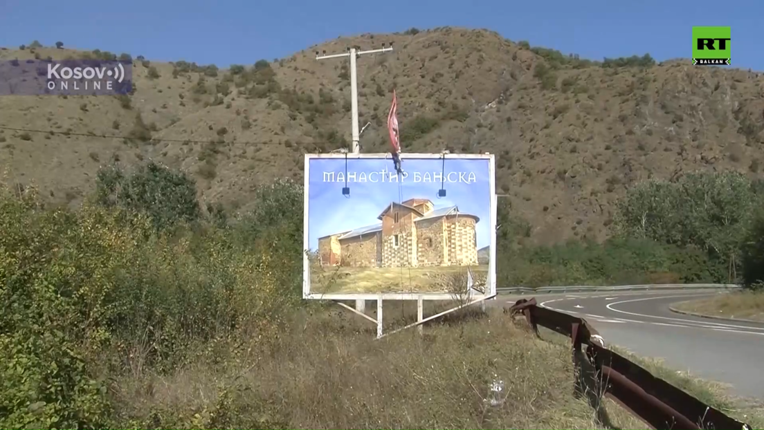 Na putu ka Banjskoj polomljen jarbol sa srpskom zastavom