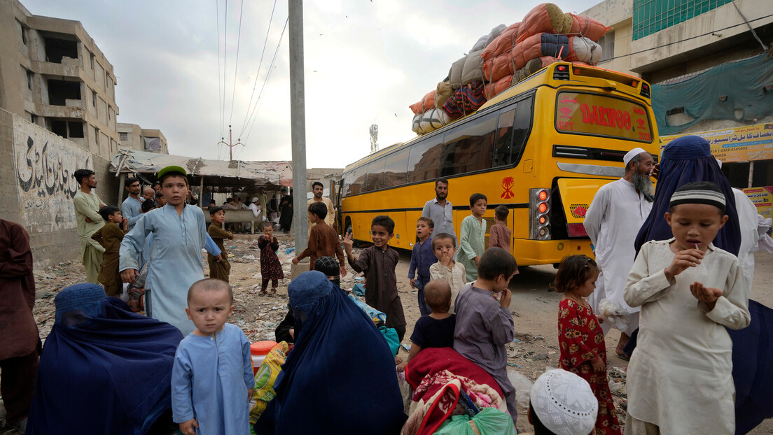 Број жртава земљотреса у Авганистану премашио 2.000 (ФОТО, ВИДЕО)