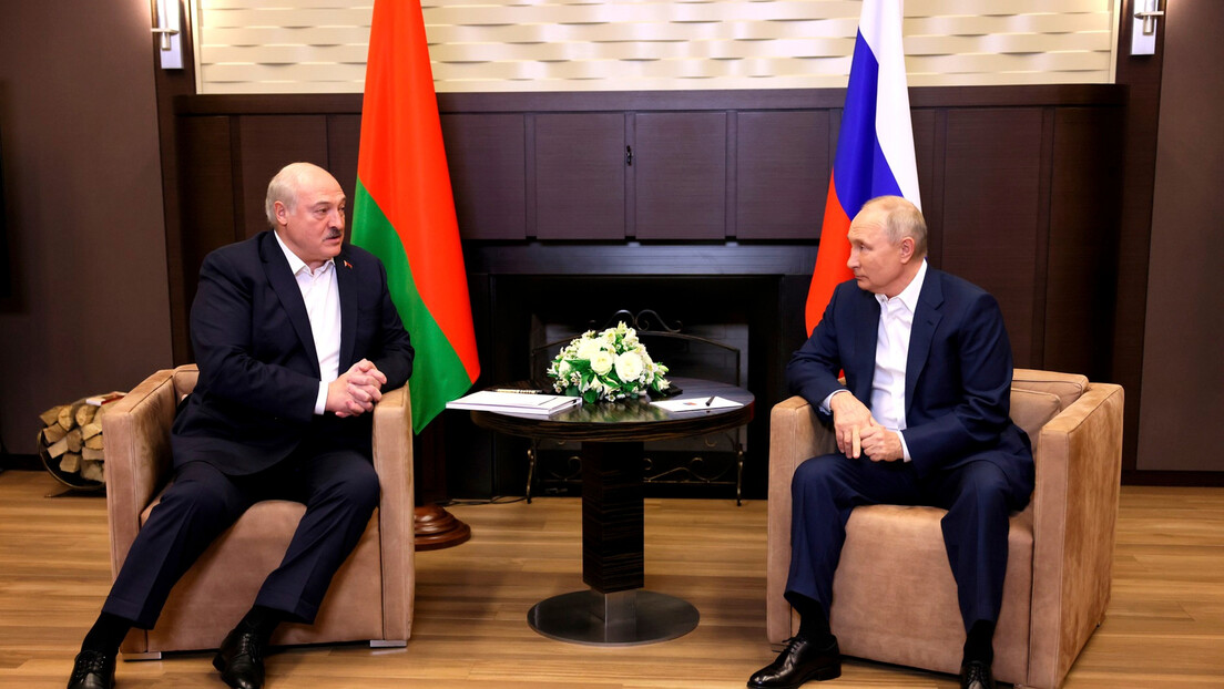 Лукашенко: Запад не жели да Русија и Белорусија мирно живе, хвала Богу сачували смо јединство