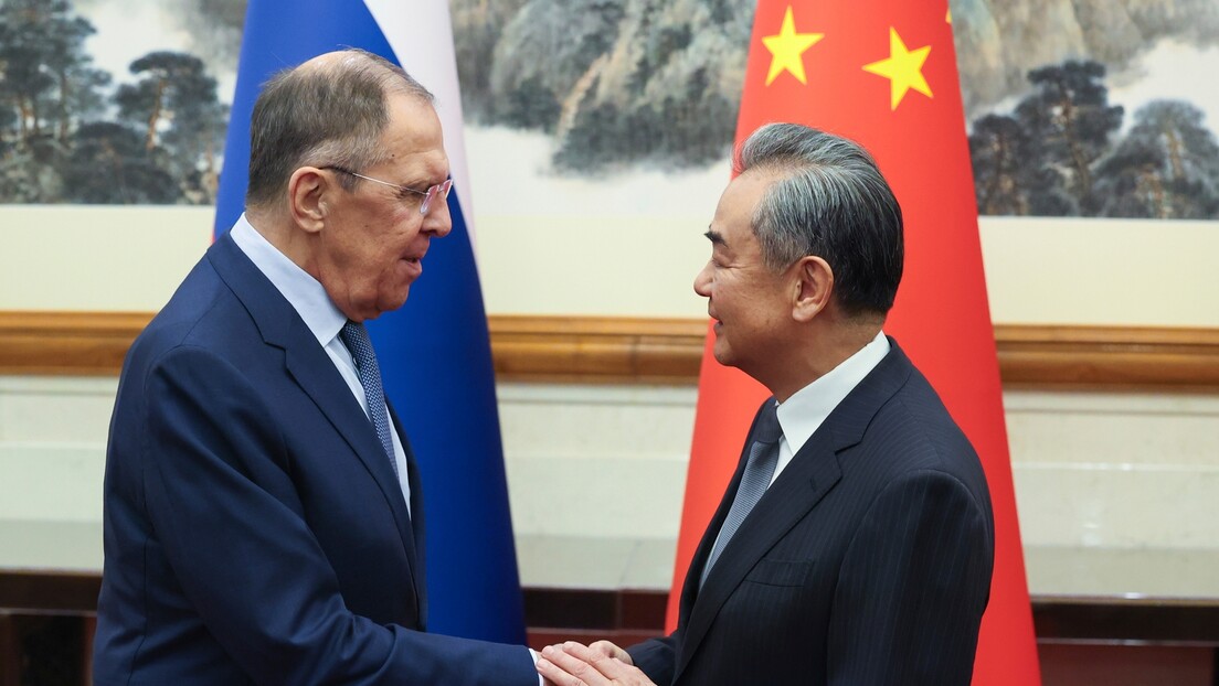Лавров са Ванг Јием о припремама за предстојећи састанак Путина и Сија (ВИДЕО)