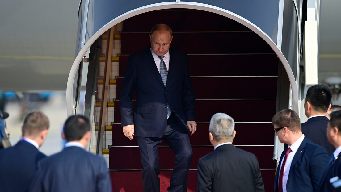 Путин стигао у Кину (ФОТО, ВИДЕО)
