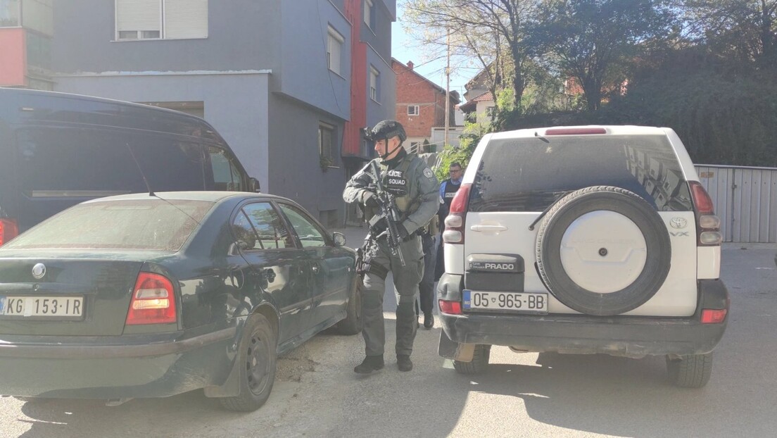 Куртијева полиција поново врши претрес у северном делу Митровице