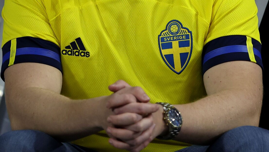 После убиства навијача: Швеђани, не носите одећу у националним бојама на путовањима