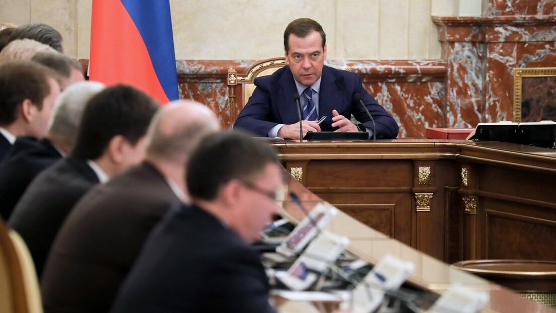 Медведев не штеди речи: Свет иде у пропаст, Бајден - матори глупан, Зеленски - кловн Франкенштајн
