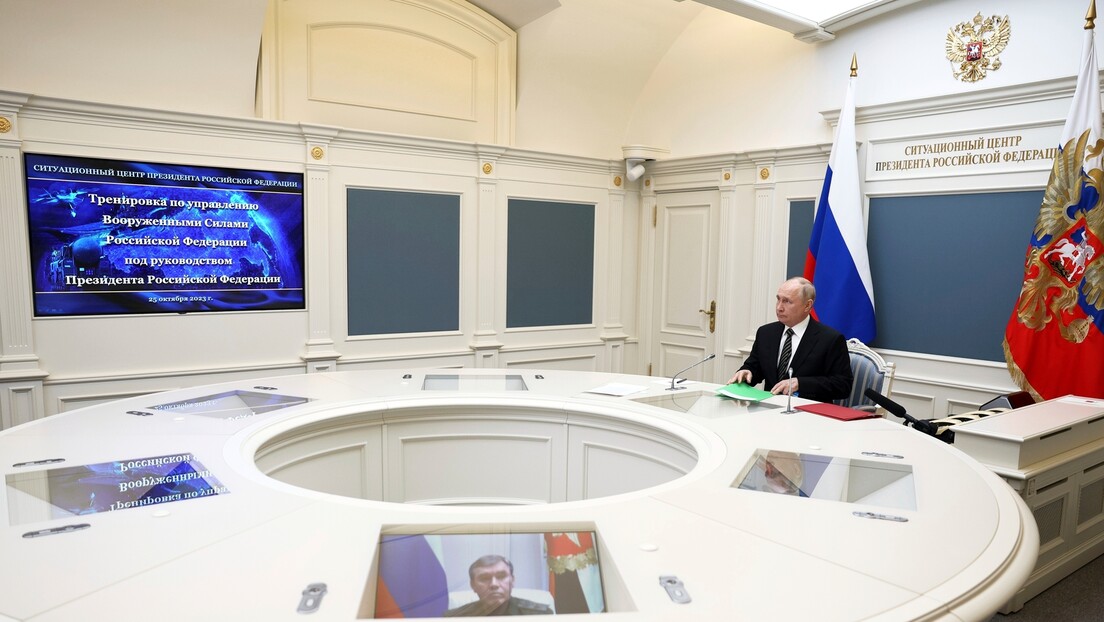 Полетеле балистичке ракете: Под руководством Путина изведена обука нуклеарног одвраћања (ВИДЕО)