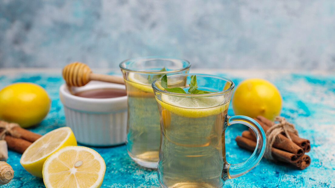 Topla voda sa medom i limunom: Čudotvoran lek ili mit